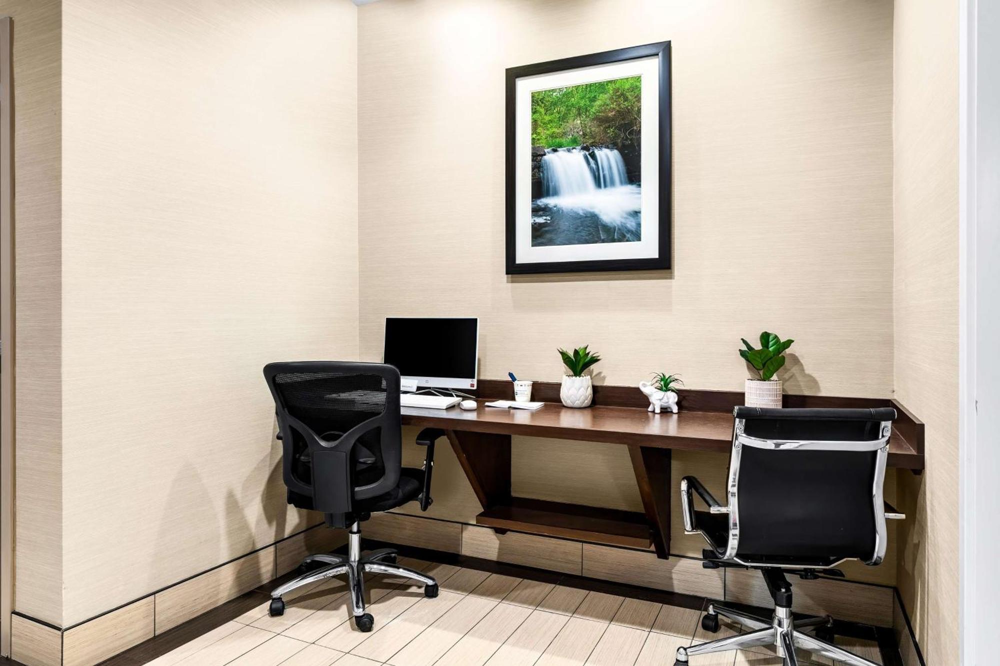 Surestay Plus By Best Western Reading North Esterno foto