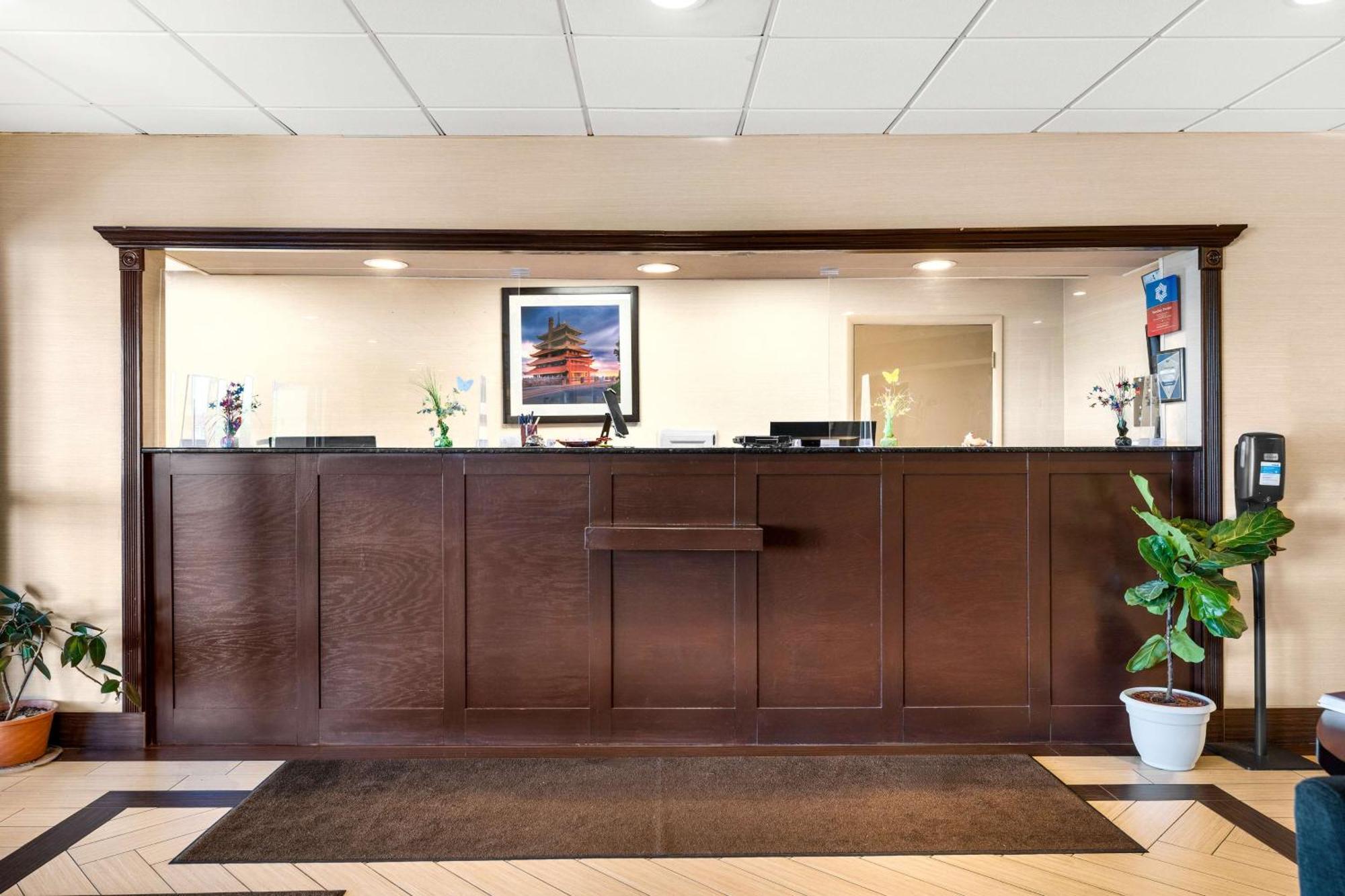 Surestay Plus By Best Western Reading North Esterno foto